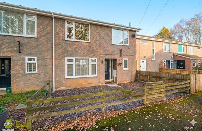 3 Bedroom Terraced House For Sale In Hinton Close, Tadley, Hampshire, RG26