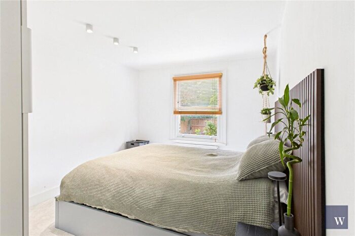2 Bedroom Apartment For Sale In Thurlow Hill, London, SE21