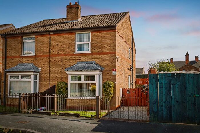 2 Bedroom Semi-Detached House For Sale In Manet Road, Hull, HU8