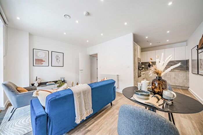 1 Bedroom Apartment To Rent In Bed, Rd Floor, Argon, Cape Court In Elements, EN3