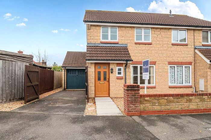 3 Bedroom Semi Detached House For Sale In Hine Close, Gillingham, Dorset, SP8