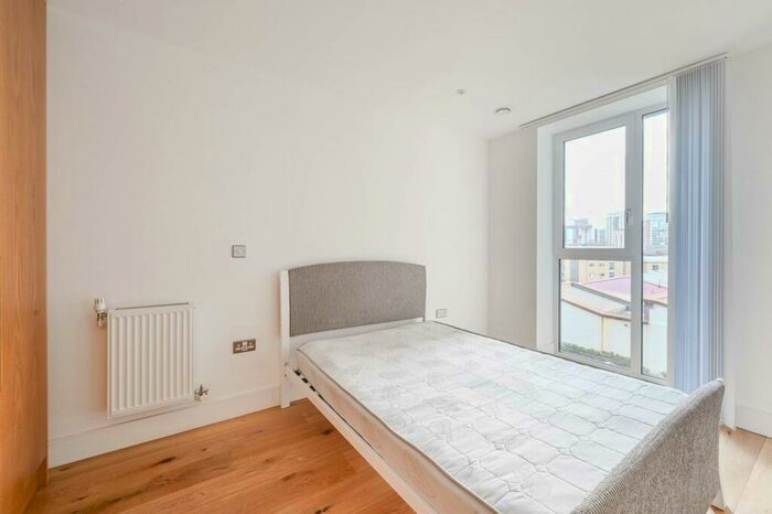 Studio To Rent In Thanet Tower, Canning Town, London, E16