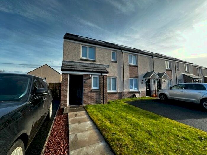 3 Bedroom Terraced House To Rent In Seggie Drive, Guardbridge, Fife, KY16