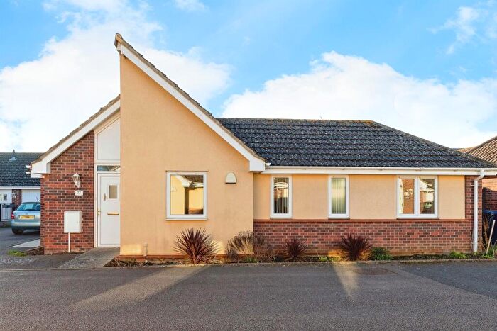 3 Bedroom Semi-Detached Bungalow For Sale In White Horse Gardens, March, PE15