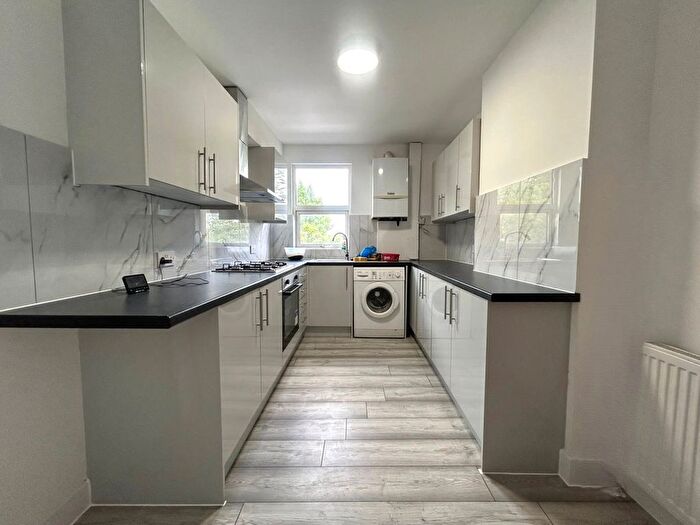 3 Bedroom Maisonette To Rent In Pinner Road, Harrow, HA1