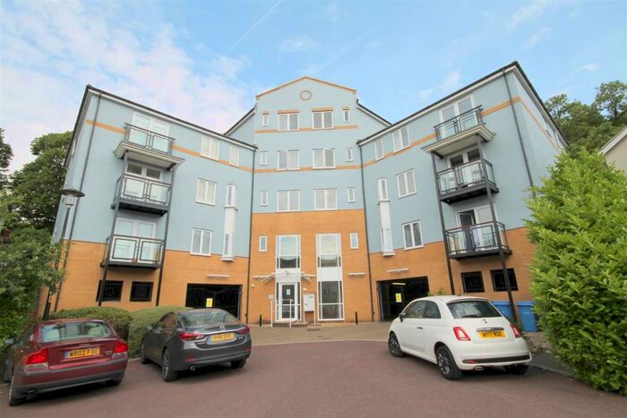 2 Bedroom Flat To Rent In Pier Close Portishead Bristol, BS20