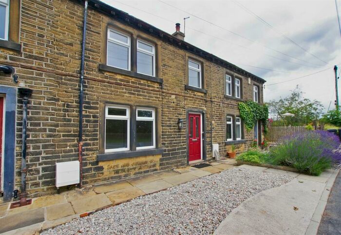 2 Bedroom Terraced House For Sale In Chapel Terrace, Barkisland, HX4