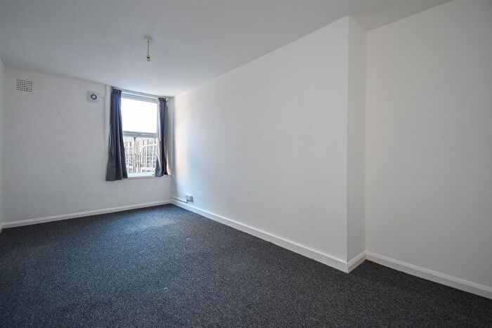 1 Bedroom Flat To Rent In St Leonards, East Sussex, TN38