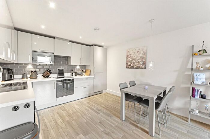1 Bedroom Flat For Sale In Summerhouse Lane, Harefield, Uxbridge, UB9