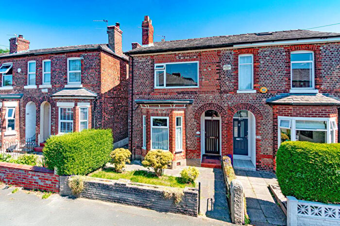 3 Bedroom Semi-Detached House For Sale In Dartford Road, Urmston, Manchester, M41
