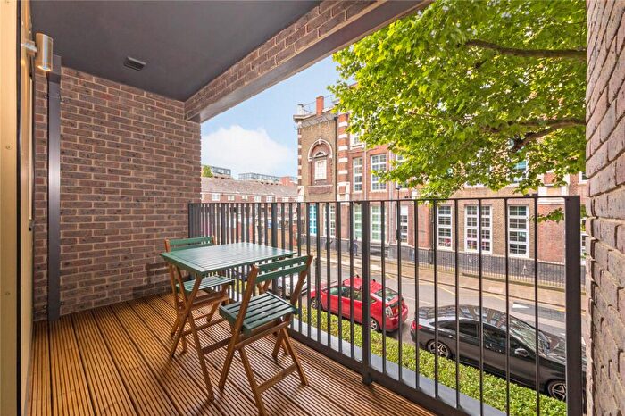 2 Bedroom Flat To Rent In Coombe House, Knapp Road, E3