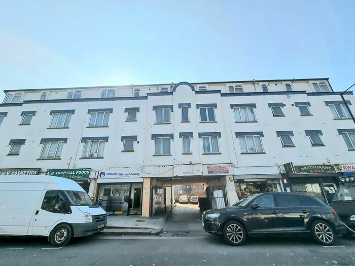 2 Bedroom Flat To Rent In - Ridley Road, London, E8