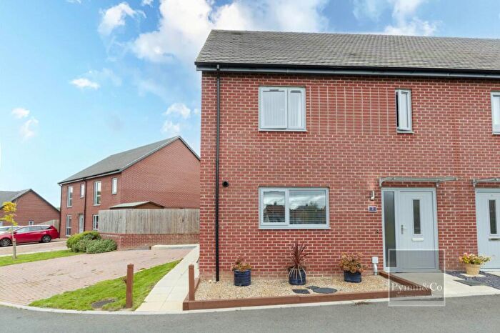 3 Bedroom Semi-Detached House For Sale In Holmes Court, Poringland, NR14