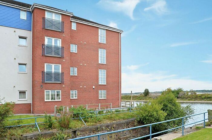 2 Bedroom Flat To Rent In Old Coach Road, Runcorn, WA7