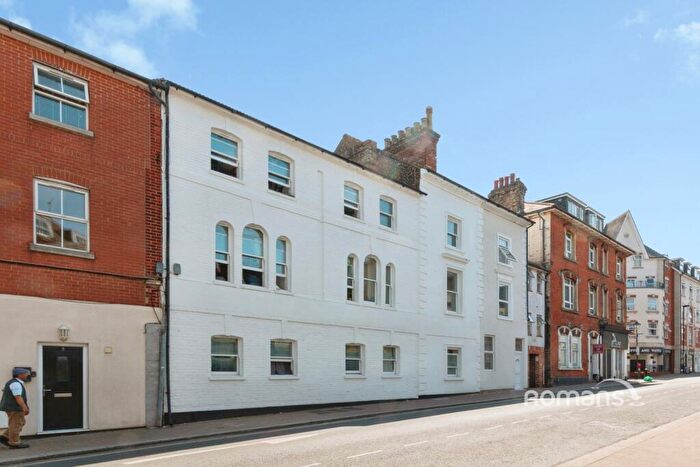 2 Bedroom Flat To Rent In Nelson Street, Aldershot, Hampshire, GU11