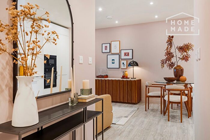 3 Bedroom Flat To Rent In Coppermaker Square, Stratford, E20 - Photo 3