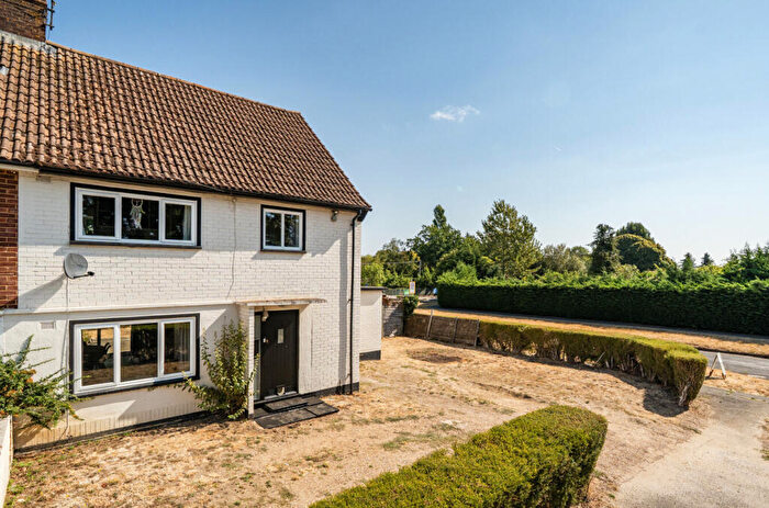3 Bedroom Semi Detached House For Sale In Anderson Crescent, Arborfield Cross, Reading, Berkshire, RG2