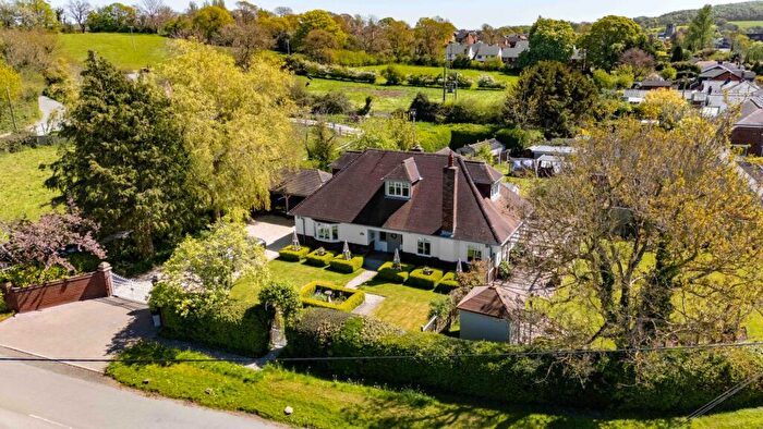 4 Bedroom Detached House For Sale In Pigeon House Lane, Hope, LL12