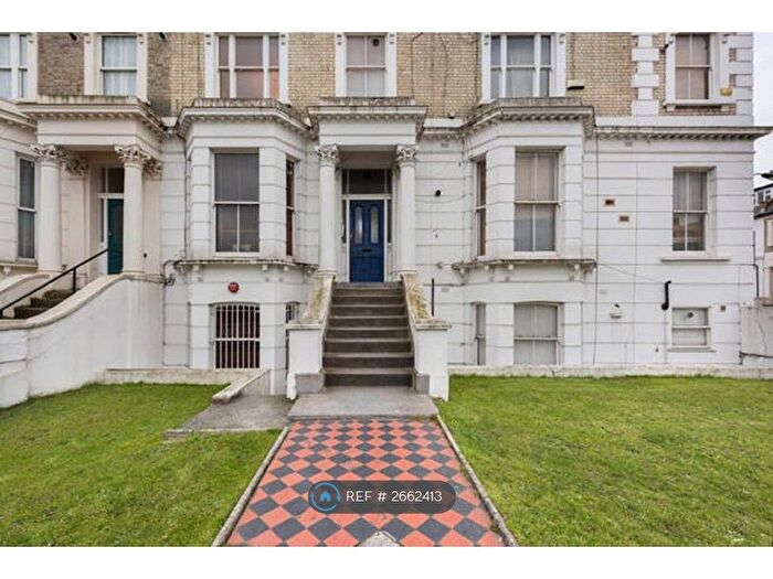 2 Bedroom Flat To Rent In Uxbridge Road, London, W12