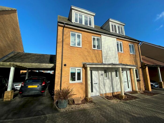 3 Bedroom Town House To Rent In Laurence Hamilton Lane, Ashford, TN23