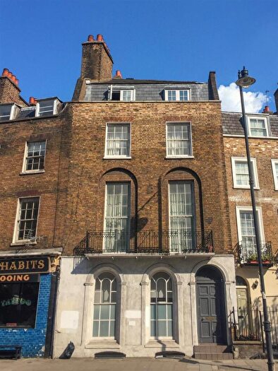 Studio To Rent In Kingsland Road, London, E8
