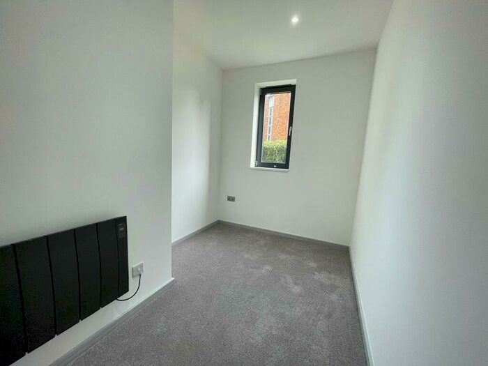 2 Bedroom Flat To Rent In Chingford Road, Walthamstow, E17
