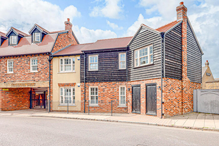 2 Bedroom Apartment For Sale In East Street, Rochford, SS4