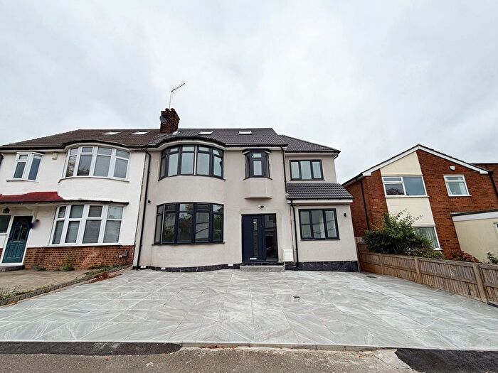 7 Bedroom Semi-Detached House To Rent In Netherlands Road, New Barnet, EN5