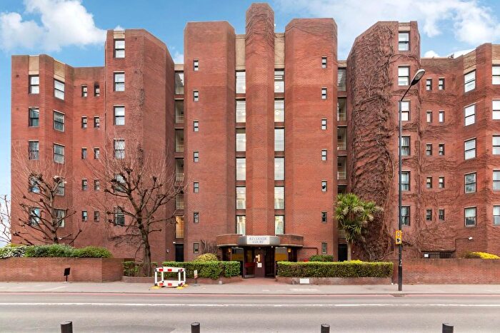 4 Bedroom Flat To Rent In Riverside Court, Nine Elms, SW8