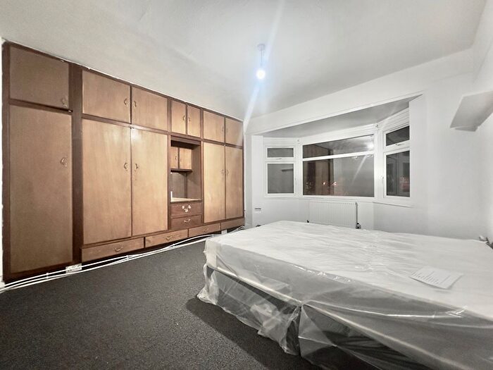 1 Bedroom Studio To Rent In Ashbourne Road, CR4