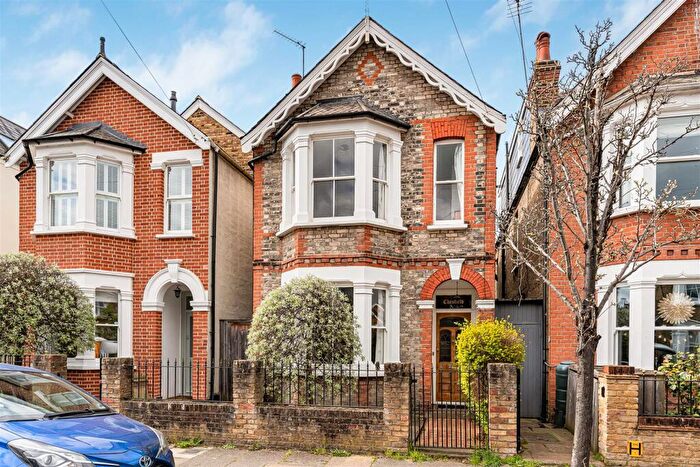 4 Bedroom Detached House For Sale In Chesfield Road, Kingston Upon Thames, KT2