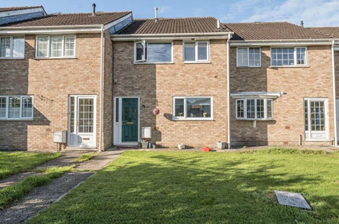 3 Bedroom Terraced House For Sale In Merlin Way, Covingham, Swindon, SN3