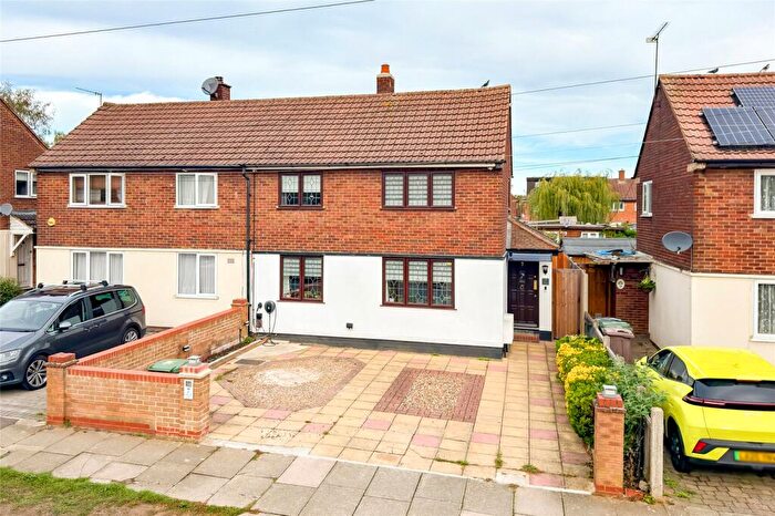 3 Bedroom Semi-Detached House For Sale In Ennerdale Close, St. Albans, Hertfordshire, AL1