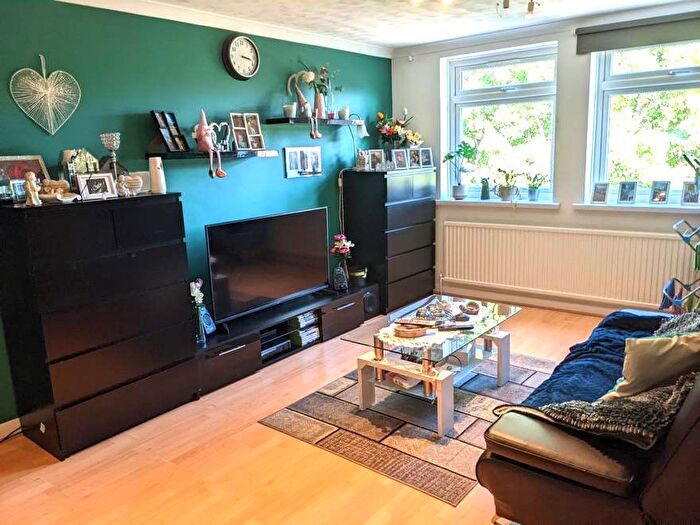 1 Bedroom Flat To Rent In Station Parade, Northolt, UB5