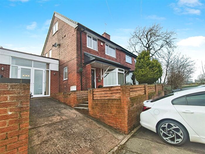 3 Bedroom Semi-Detached House For Sale In Hawthorne Avenue, Tibshelf, Alfreton, DE55