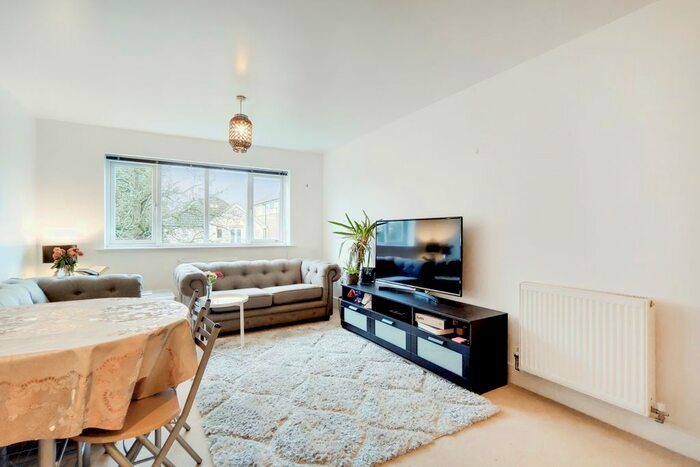 1 Bedroom Flat To Rent In Corbins Lane, Harrow, HA2