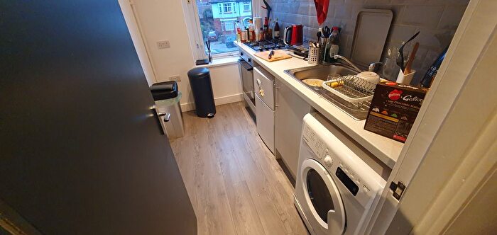 1 Bedroom Flat To Rent In Flat, Newport Road, CF24
