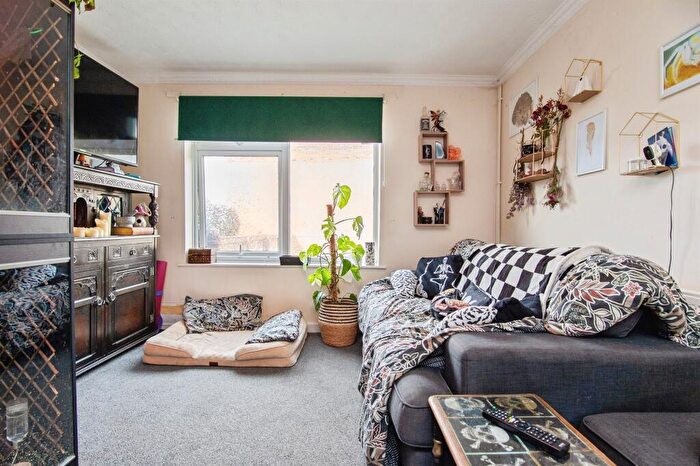 3 Bedroom End Of Terrace House For Sale In Cheaton Close, Leominster, HR6