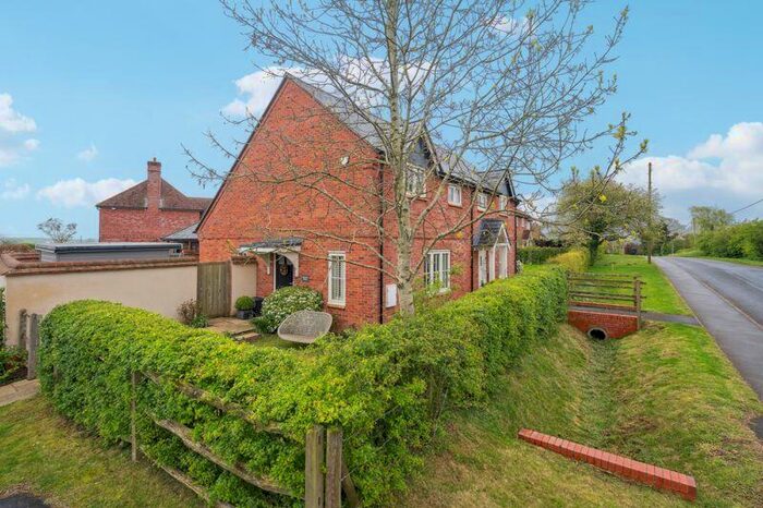 3 Bedroom Semi-Detached House For Sale In Stoney Furlong, Chearsley Buckinghamshire, HP18