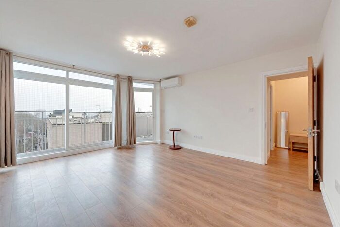 2 Bedroom Flat To Rent In Notting Hill Gate, London, W11