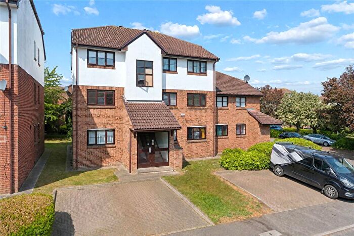 1 Bedroom Apartment For Sale In Unicorn Walk, Greenhithe, Kent, DA9