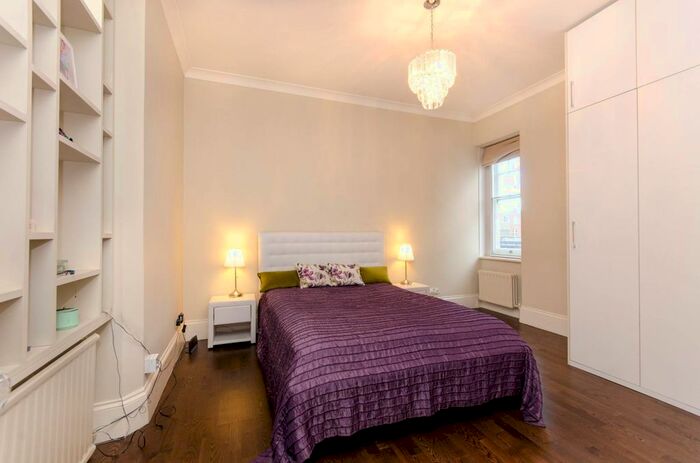 2 Bedroom Flat To Rent In Sloane Court East, Chelsea, London, SW3