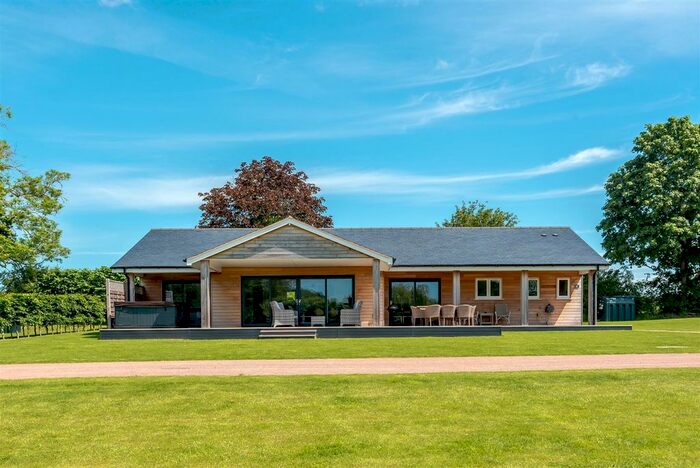 4 Bedroom Detached Bungalow For Sale In Kinnerley, Oswestry, SY10