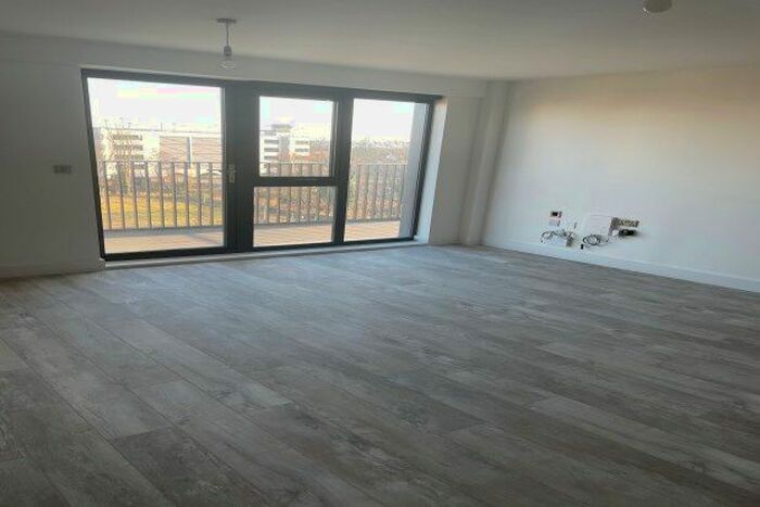 2 Bedroom Flat To Rent In George Street, Ashford TN23