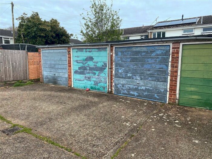 Garage / Parking To Rent In Aintree Road, Calmore, Southampton, Hampshire, SO40