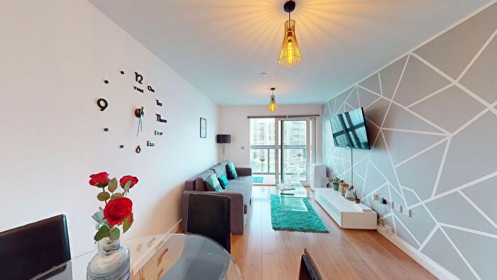 2 Bedroom Flat To Rent In Barge Walk, London, SE10