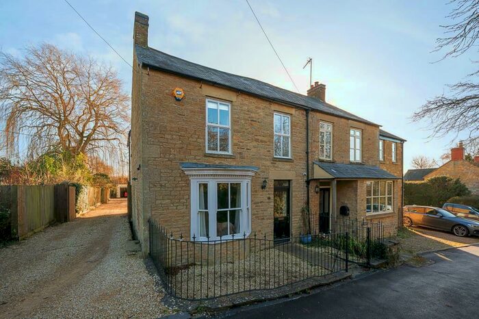4 Bedroom Cottage For Sale In Chipping Norton, Oxfordshire, OX7