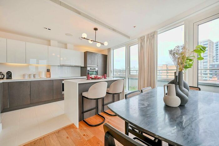 3 Bedroom Flat To Rent In Kew Bridge Road, Brentford, TW8