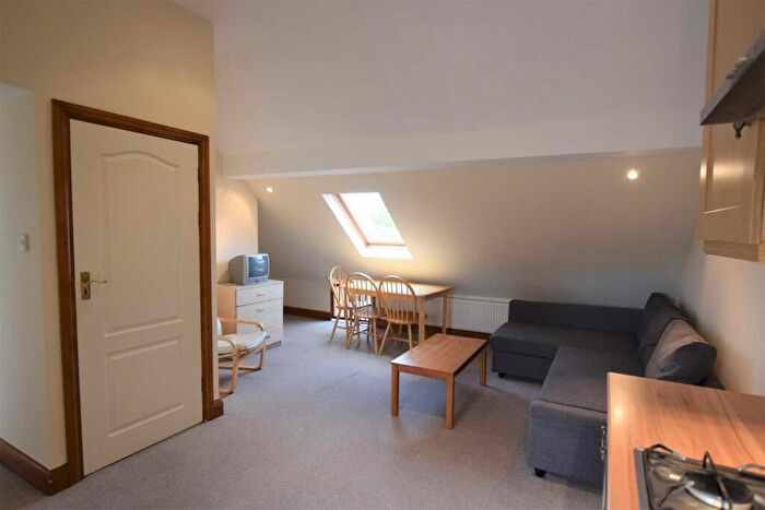 1 Bedroom Flat To Rent In Grove Avenue, Finchley, N3