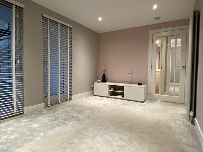 1 Bedroom Flat To Rent In Park Avenue, Glasgow, G62